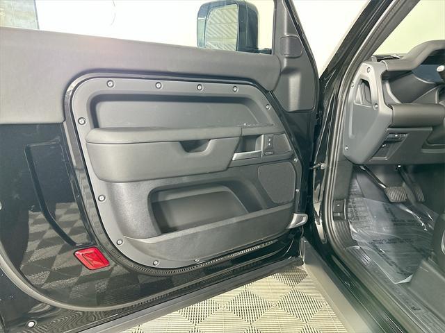 Photo of 2025 Santorini Black Metallic Land Rover Defender