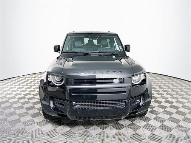 Photo of 2025 Santorini Black Metallic Land Rover Defender
