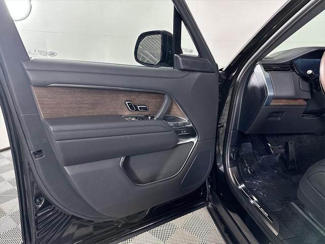 Photo of 2025 Black Land Rover Range Rover