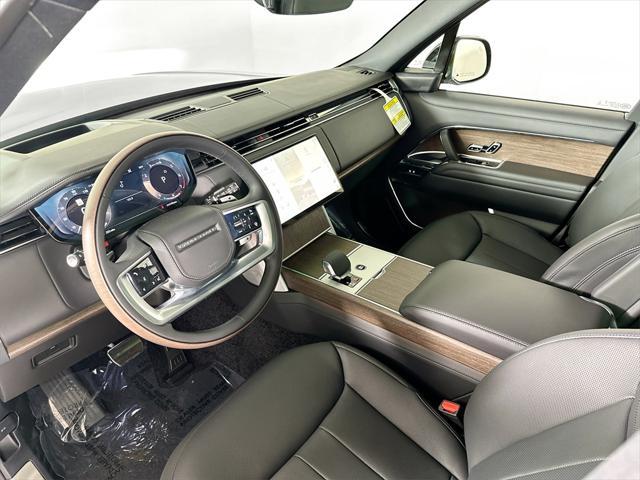 Photo of 2025 Black Land Rover Range Rover
