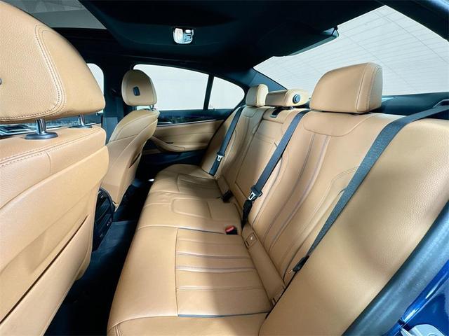 Photo of 2023 Phytonic Blue Metallic BMW 530