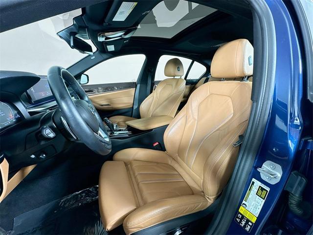 Photo of 2023 Phytonic Blue Metallic BMW 530