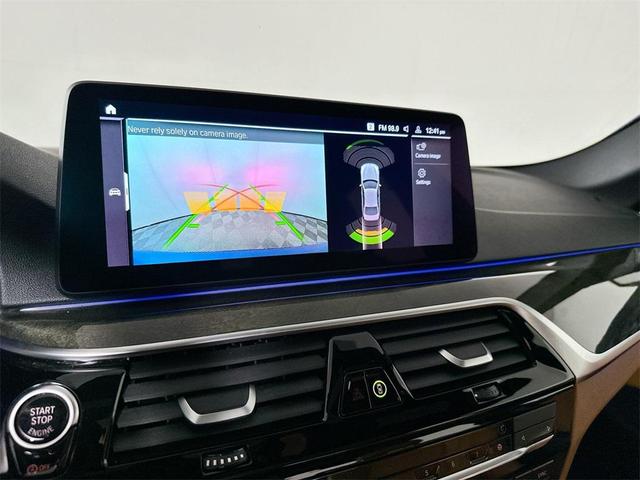 Photo of 2023 Phytonic Blue Metallic BMW 530