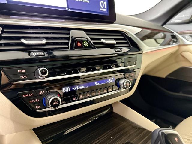 Photo of 2023 Phytonic Blue Metallic BMW 540