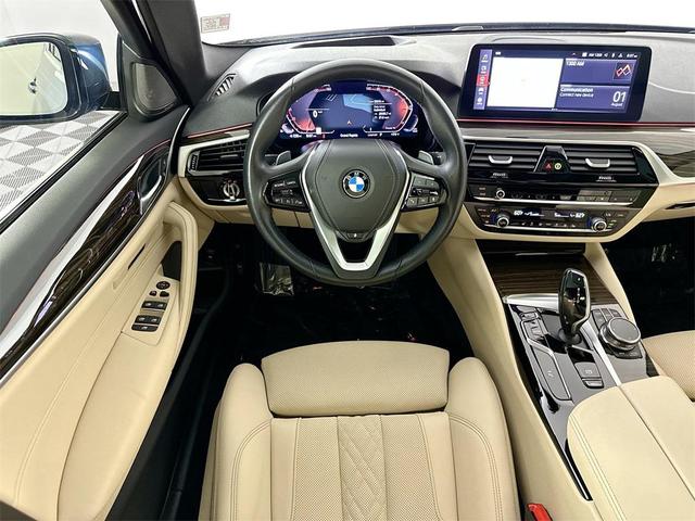 Photo of 2023 Phytonic Blue Metallic BMW 540