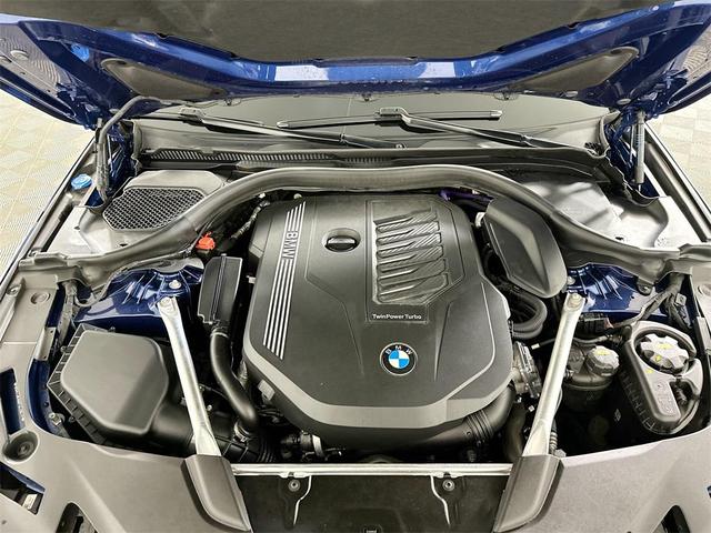 Photo of 2023 Phytonic Blue Metallic BMW 540