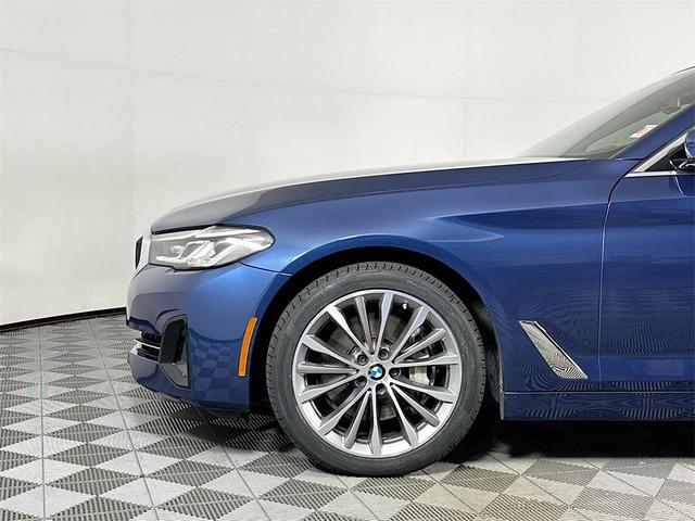 Photo of 2023 Phytonic Blue Metallic BMW 540