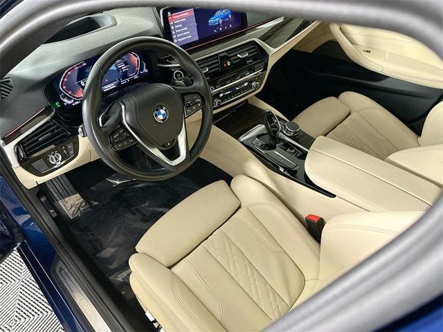 Photo of 2023 Phytonic Blue Metallic BMW 540