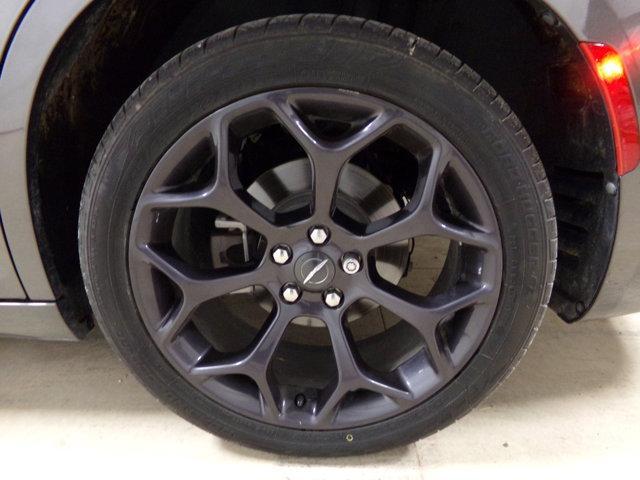 Photo of 2020 Granite Crystal Clearcoat Metallic Chrysler 300