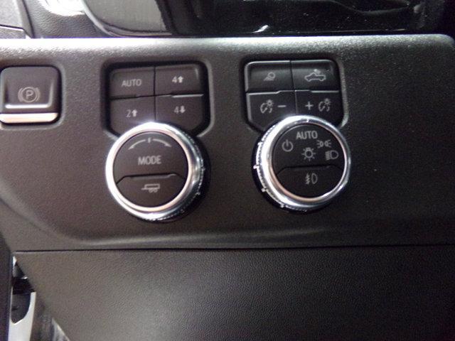 Photo of 2023 Summit White GMC Sierra 1500
