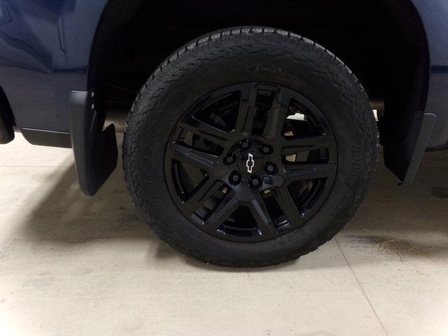 Photo of 2022 Northsky Blue Metallic Chevrolet Silverado 1500