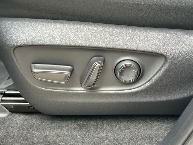Photo of 2025 Wind Chill Prl Toyota Land Cruiser