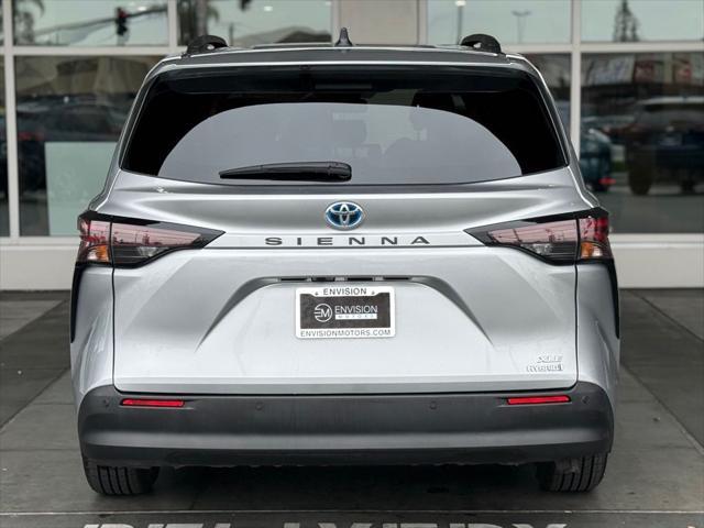 Photo of 2023 Celestial Silver Toyota Sienna