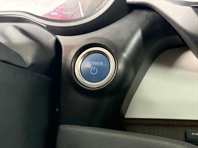 Photo of 2023 Celestial Silver Toyota Sienna