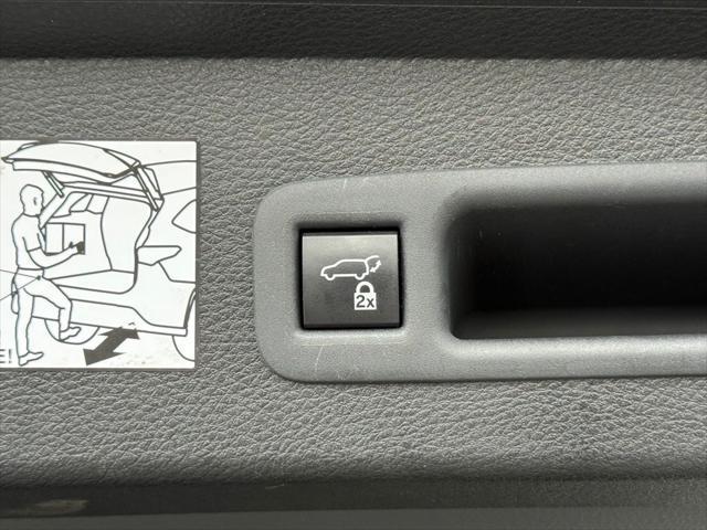 Photo of 2023 Celestial Silver Toyota Sienna