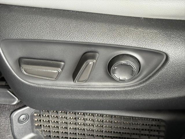 Photo of 2023 Celestial Silver Toyota Sienna