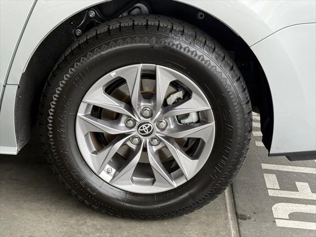 Photo of 2023 Celestial Silver Toyota Sienna