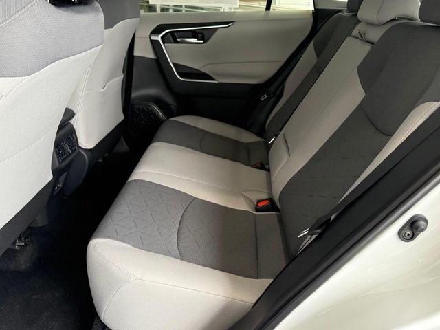 Photo of 2025 Ice Cap Toyota RAV4
