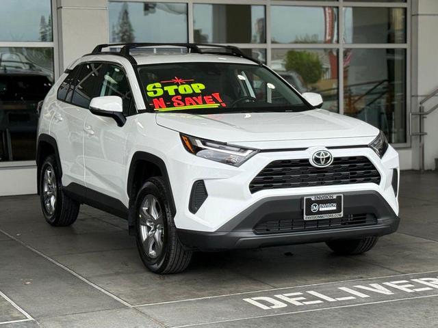 Photo of 2025 Ice Cap Toyota RAV4