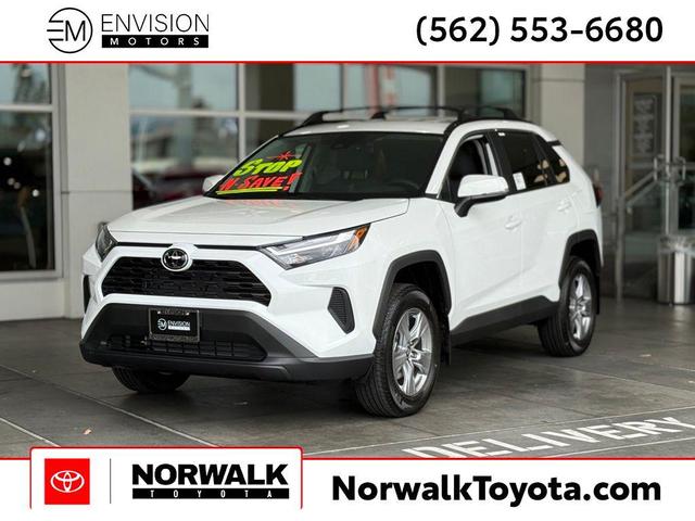 Photo of 2025 Ice Cap Toyota RAV4