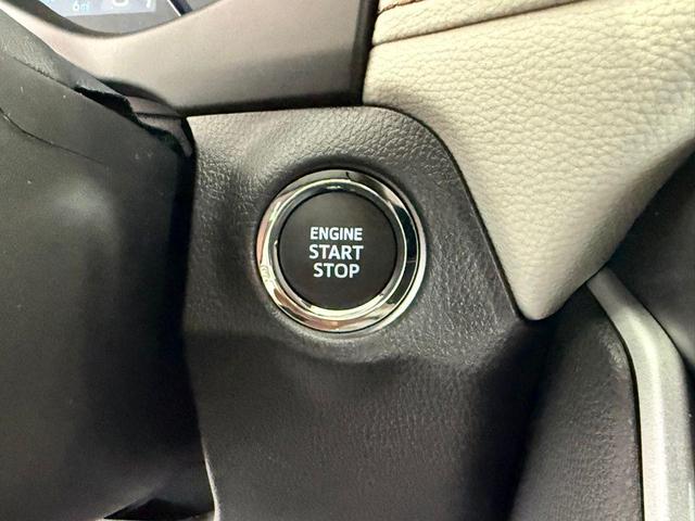 Photo of 2025 Ice Cap Toyota RAV4