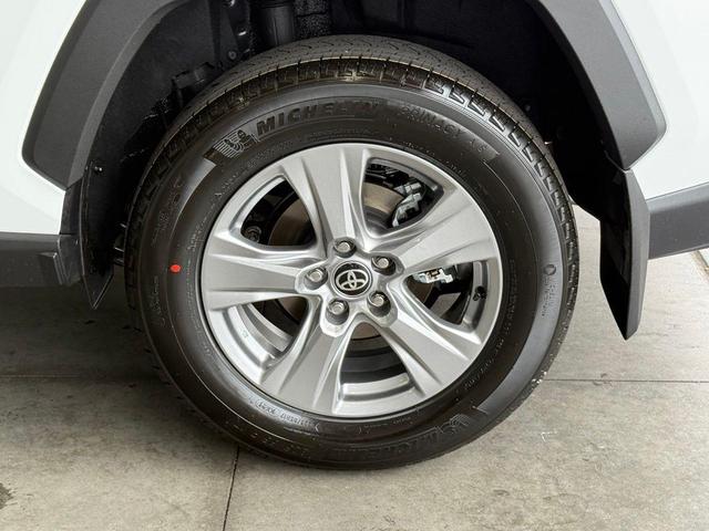 Photo of 2025 Ice Cap Toyota RAV4