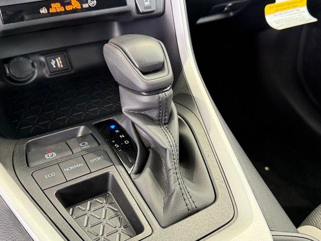 Photo of 2025 Ice Cap Toyota RAV4