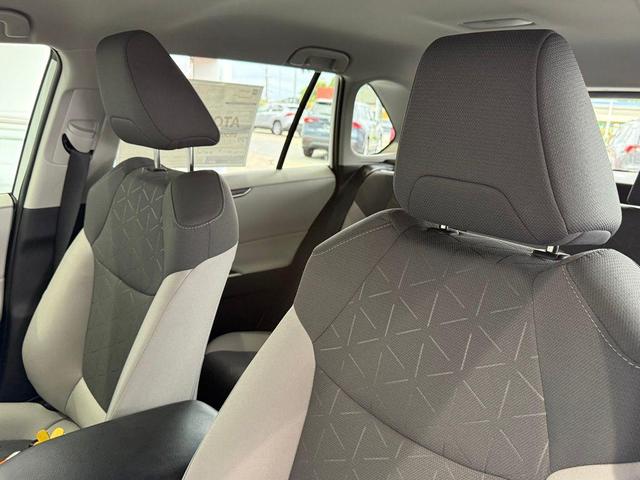 Photo of 2025 Ice Cap Toyota RAV4