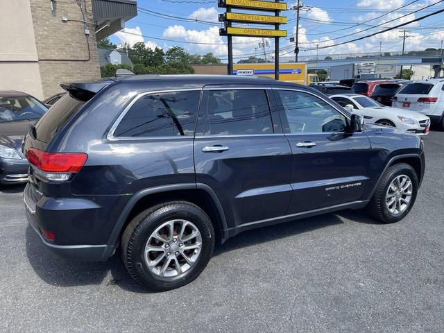 Photo of 2015 Gray Jeep Grand Cherokee