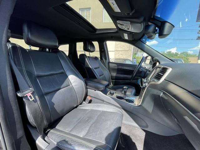 Photo of 2015 Gray Jeep Grand Cherokee