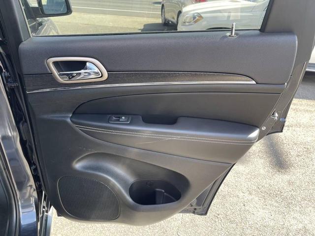 Photo of 2015 Gray Jeep Grand Cherokee
