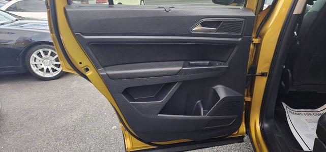 Photo of 2018 Orange Volkswagen Atlas