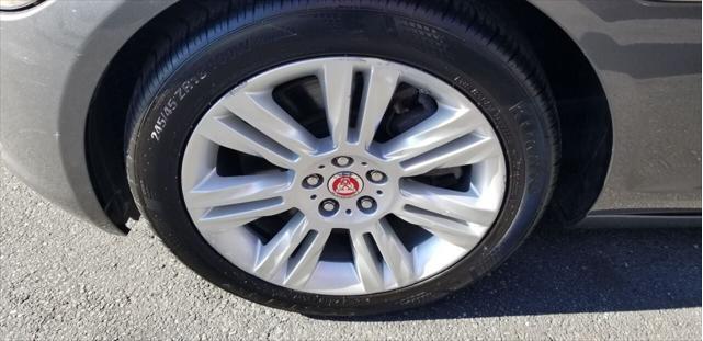 Photo of 2017 Gray Jaguar XF