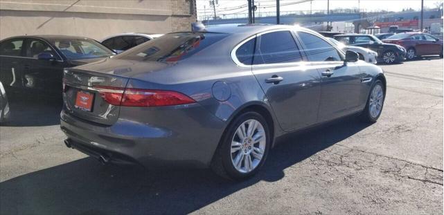 Photo of 2017 Gray Jaguar XF