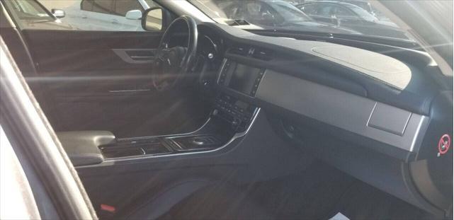 Photo of 2017 Gray Jaguar XF