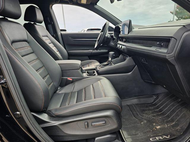 Photo of 2025 Black Honda CR-V Hybrid
