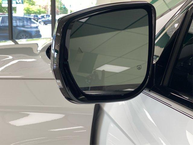 Photo of 2023 Bright White Clearcoat Jeep Grand Cherokee
