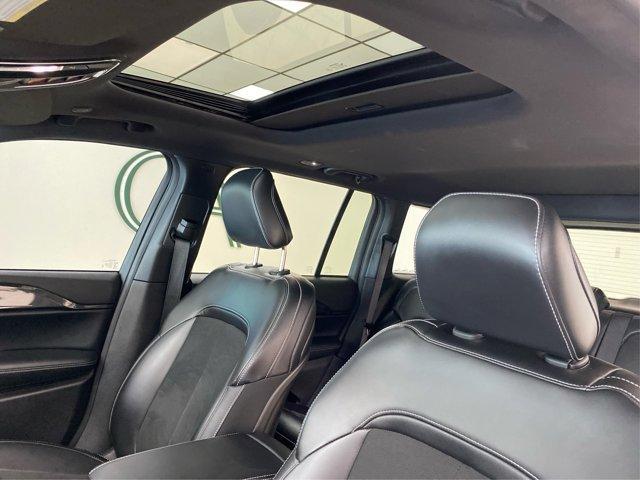 Photo of 2023 Bright White Clearcoat Jeep Grand Cherokee
