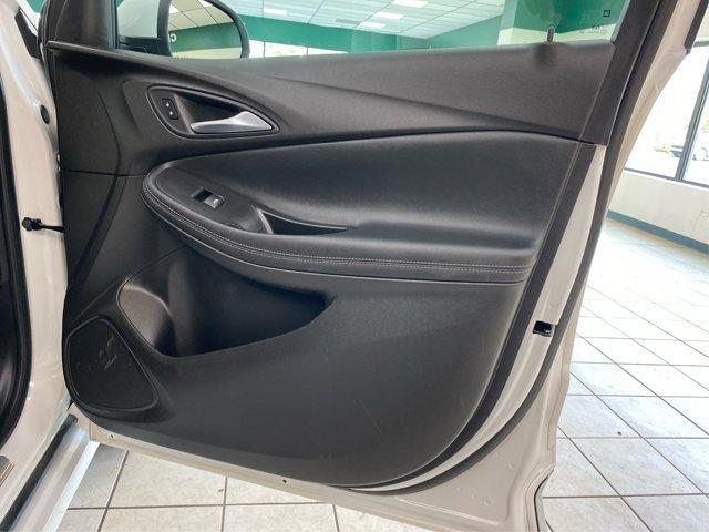 Photo of 2022 White Frost Tri-Coat Buick Encore GX