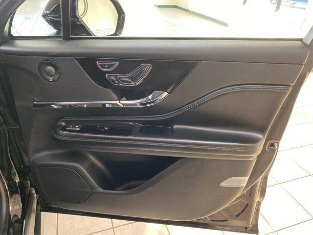 Photo of 2022 Infinite Black Metallic Lincoln Corsair