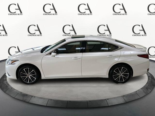 Photo of 2022 Eminent White Pearl Lexus ES 250