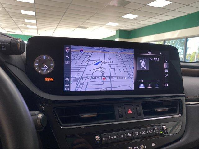 Photo of 2022 Eminent White Pearl Lexus ES 250