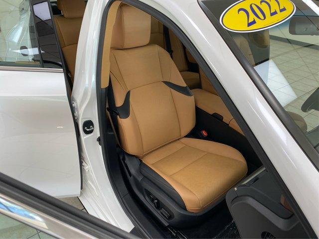 Photo of 2022 Eminent White Pearl Lexus ES 250