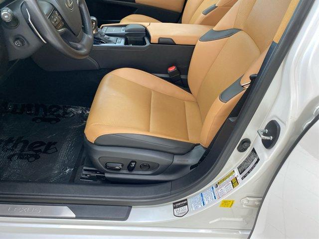 Photo of 2022 Eminent White Pearl Lexus ES 250