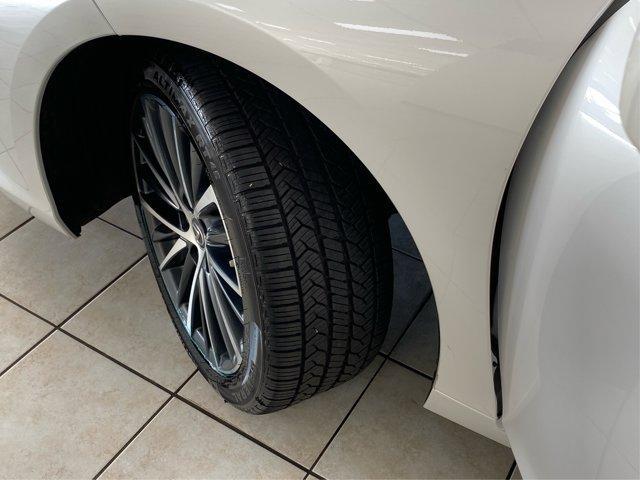 Photo of 2022 Eminent White Pearl Lexus ES 250