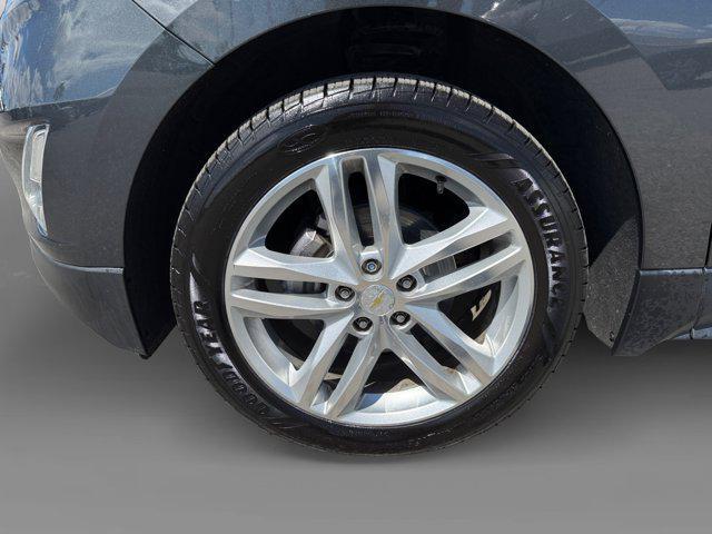 Photo of 2018 Nightfall Gray Metallic Chevrolet Equinox