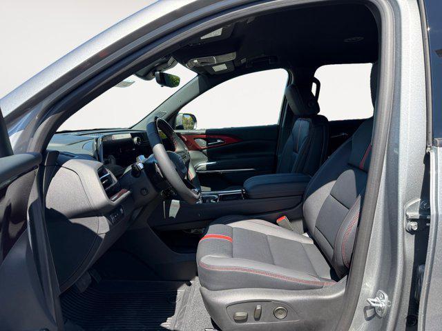 Photo of 2025 Sterling Gray Metallic Chevrolet Traverse