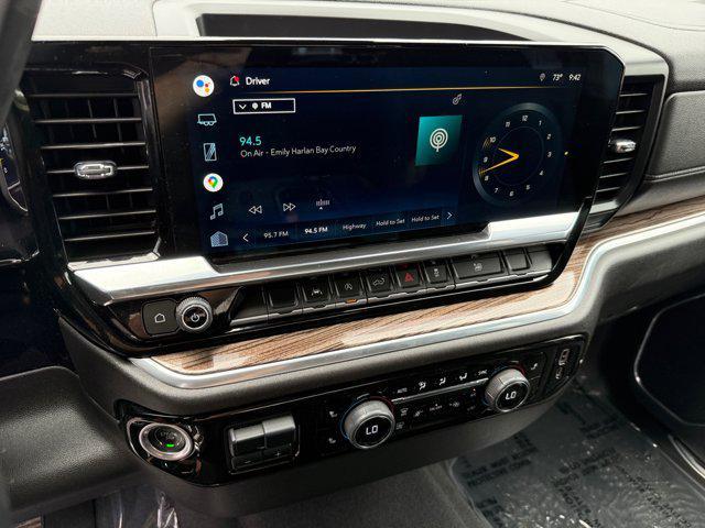 Photo of 2022 Summit White Chevrolet Silverado 1500
