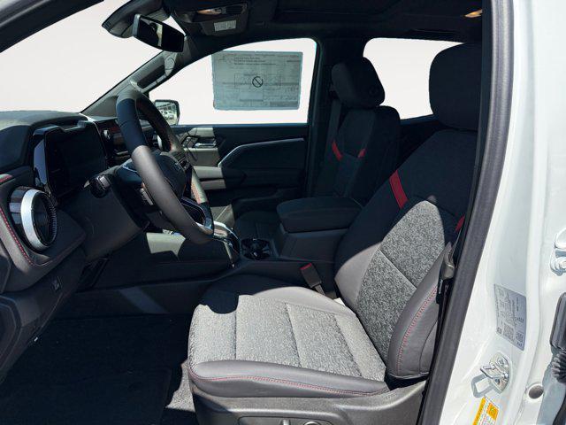 Photo of 2025 Summit White Chevrolet Colorado