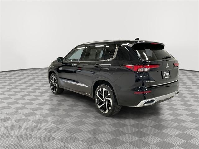 Photo of 2025 Black Mitsubishi Outlander PHEV